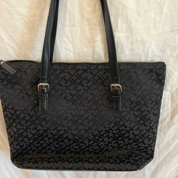 Tommy Hilfiger Black Monogram Tote Bag - Picture 2 of 5
